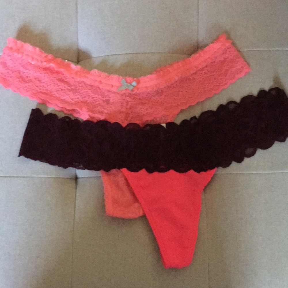 Victoria’s Secret and PINK thongs med. NWT